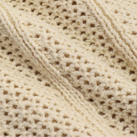 Solid Knit Crop Top - Picture 3 of 3